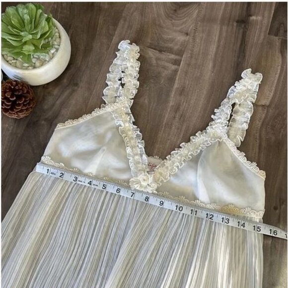 Vintage CUTE 80s-90s White Baby Doll Pleated negligee chemise Lace Frill details - Picture 8 of 14